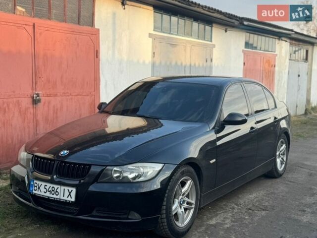 Черный БМВ 3 Серия, объемом двигателя 2 л и пробегом 290 тыс. км за 4900 $, фото 1 на Automoto.ua