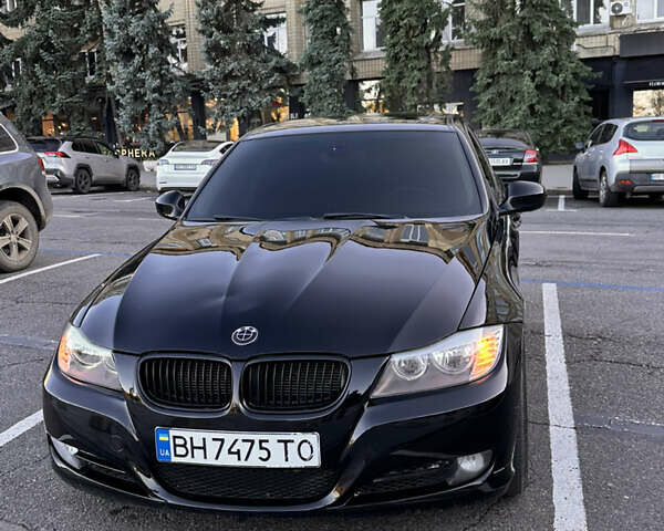 Чорний БМВ 3 Серія, об'ємом двигуна 3 л та пробігом 300 тис. км за 9999 $, фото 1 на Automoto.ua