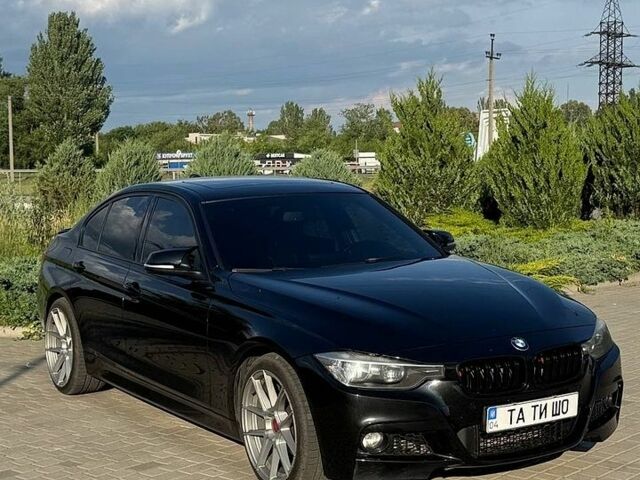Черный БМВ 3 Серия, объемом двигателя 2 л и пробегом 294 тыс. км за 12800 $, фото 1 на Automoto.ua