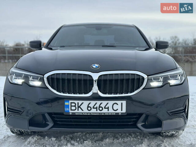 Чорний БМВ 3 Серія, об'ємом двигуна 2 л та пробігом 31 тис. км за 36500 $, фото 1 на Automoto.ua