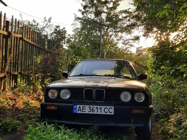 Черный БМВ 3 Серия, объемом двигателя 1.8 л и пробегом 200 тыс. км за 4500 $, фото 1 на Automoto.ua