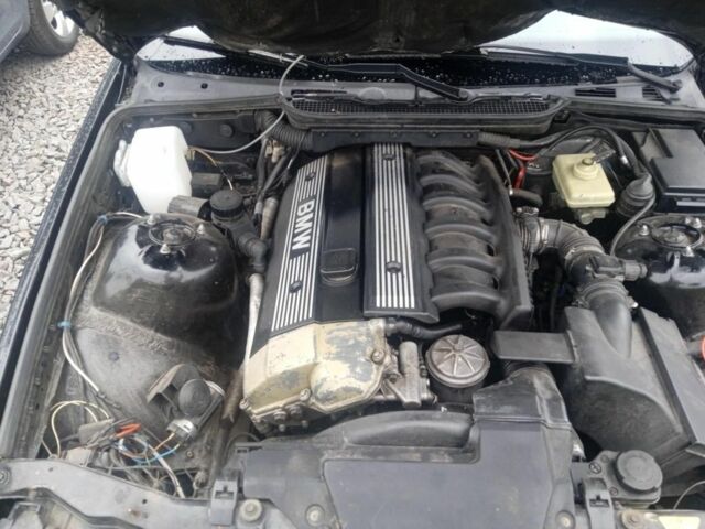 Черный БМВ 3 Серия, объемом двигателя 2 л и пробегом 334 тыс. км за 1200 $, фото 1 на Automoto.ua