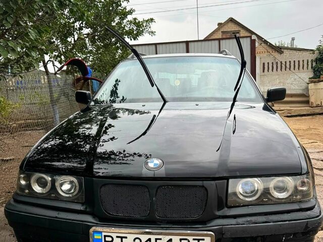 Черный БМВ 3 Серия, объемом двигателя 1.8 л и пробегом 0 тыс. км за 2600 $, фото 1 на Automoto.ua