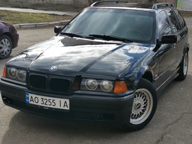 Чорний БМВ 3 Серія, об'ємом двигуна 1.6 л та пробігом 432 тис. км за 2999 $, фото 1 на Automoto.ua