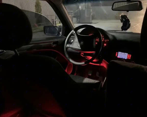 Черный БМВ 3 Серия, объемом двигателя 1.9 л и пробегом 250 тыс. км за 3300 $, фото 1 на Automoto.ua