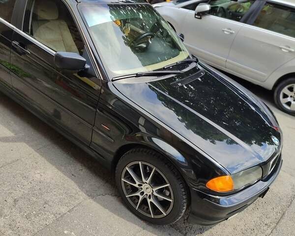 Черный БМВ 3 Серия, объемом двигателя 2.2 л и пробегом 444 тыс. км за 4500 $, фото 1 на Automoto.ua