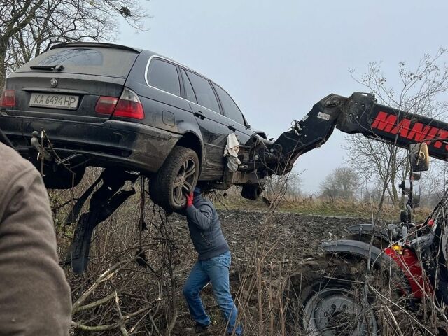 Чорний БМВ 3 Серія, об'ємом двигуна 2.93 л та пробігом 336 тис. км за 2500 $, фото 1 на Automoto.ua
