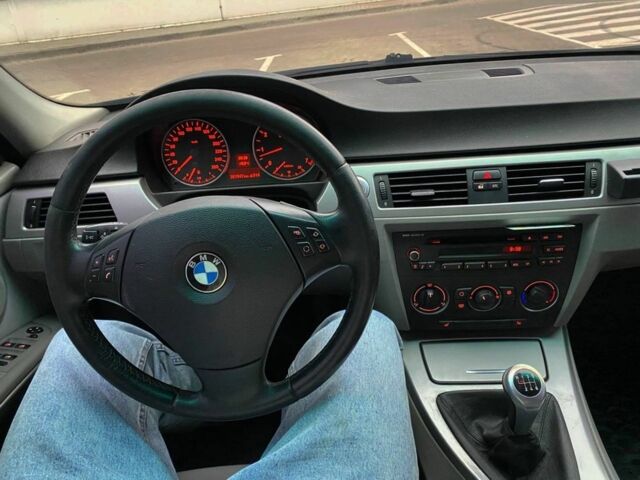 Черный БМВ 3 Серия, объемом двигателя 2 л и пробегом 303 тыс. км за 5600 $, фото 1 на Automoto.ua