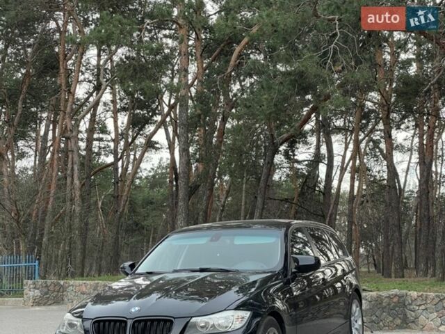 Черный БМВ 3 Серия, объемом двигателя 2 л и пробегом 303 тыс. км за 9500 $, фото 1 на Automoto.ua