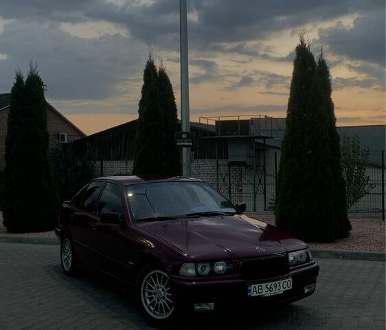 Фіолетовий БМВ 3 Серія, об'ємом двигуна 2 л та пробігом 456 тис. км за 3200 $, фото 1 на Automoto.ua