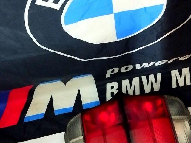 Червоний БМВ 3 Серія, об'ємом двигуна 1.6 л та пробігом 370 тис. км за 3600 $, фото 1 на Automoto.ua