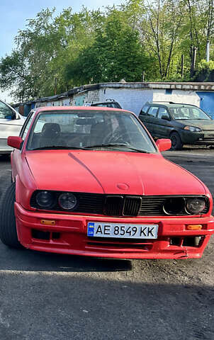 БМВ 3 Серия 1983 в Першотравенске на Automoto.ua Красный БМВ 3 Серия, объемом двигателя 1.8 л и пробегом 200 тыс. км за 3100 $, фото 1 на Automoto.ua