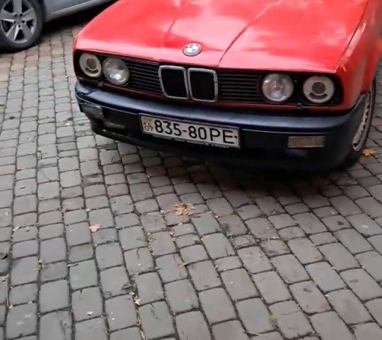 Красный БМВ 3 Серия, объемом двигателя 2 л и пробегом 1000 тыс. км за 1000 $, фото 1 на Automoto.ua