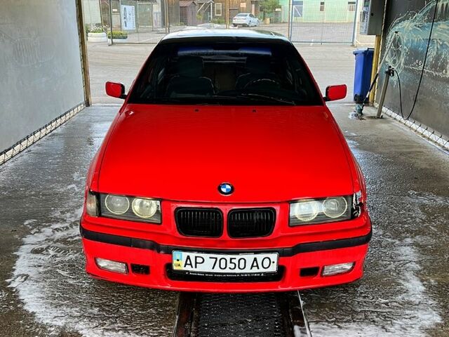Красный БМВ 3 Серия, объемом двигателя 1.8 л и пробегом 222 тыс. км за 1600 $, фото 1 на Automoto.ua