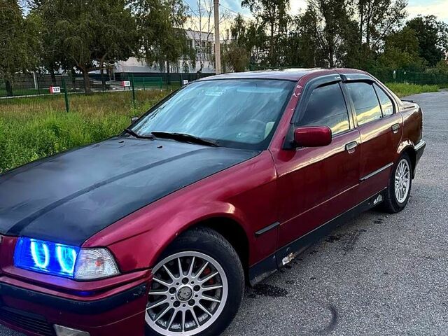 Червоний БМВ 3 Серія, об'ємом двигуна 1.8 л та пробігом 450 тис. км за 2300 $, фото 1 на Automoto.ua