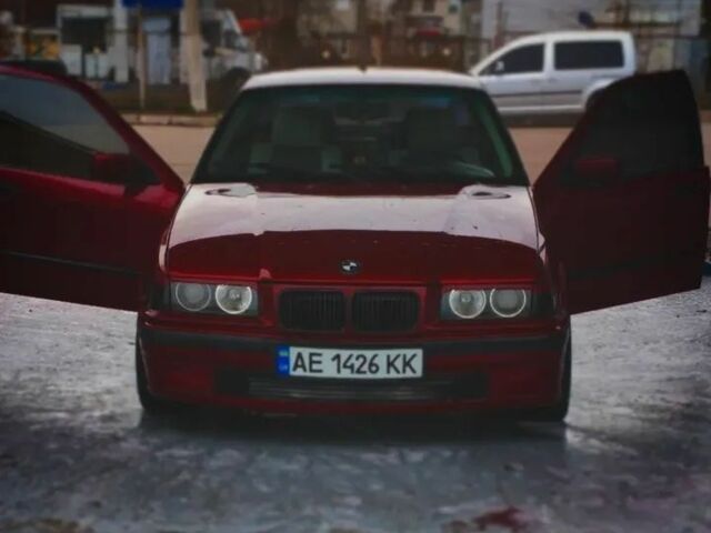 Красный БМВ 3 Серия, объемом двигателя 1.6 л и пробегом 450 тыс. км за 2854 $, фото 1 на Automoto.ua