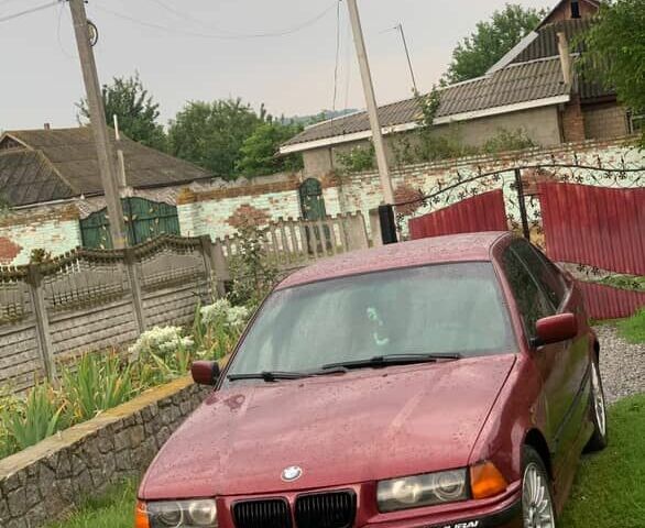 Красный БМВ 3 Серия, объемом двигателя 2 л и пробегом 295 тыс. км за 2400 $, фото 1 на Automoto.ua
