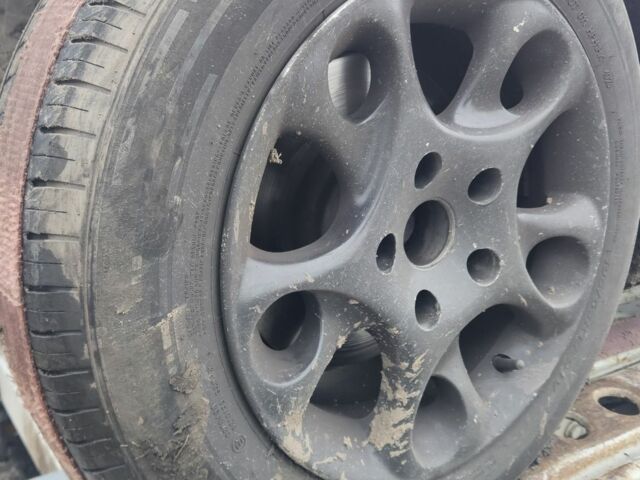 Красный БМВ 3 Серия, объемом двигателя 1.8 л и пробегом 400 тыс. км за 953 $, фото 1 на Automoto.ua