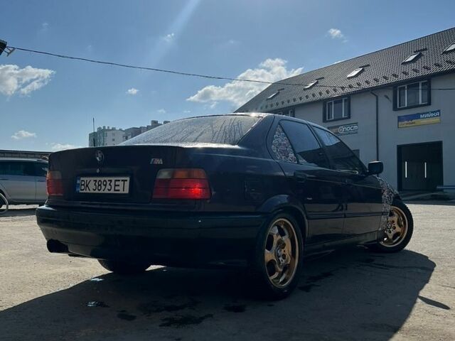 БМВ 3 Серия, объемом двигателя 2 л и пробегом 300 тыс. км за 2000 $, фото 1 на Automoto.ua