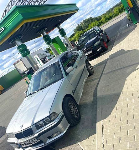 БМВ 3 Серия, объемом двигателя 2.5 л и пробегом 335 тыс. км за 3500 $, фото 1 на Automoto.ua