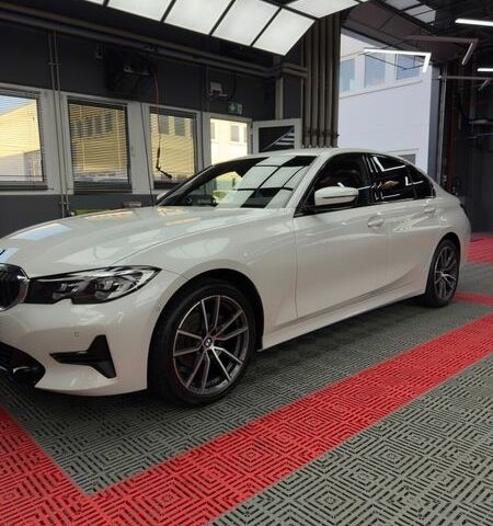 БМВ 3 Серия, объемом двигателя 2 л и пробегом 27 тыс. км за 36500 $, фото 1 на Automoto.ua