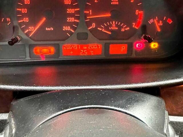 БМВ 3 Серия, объемом двигателя 2.2 л и пробегом 286 тыс. км за 4500 $, фото 1 на Automoto.ua