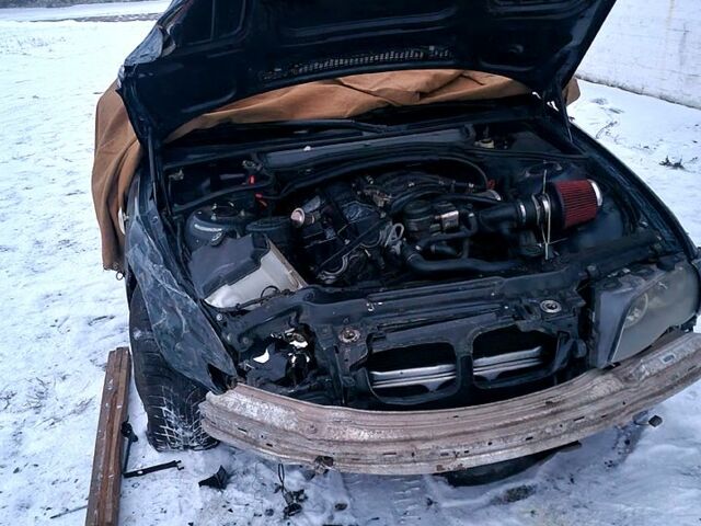 БМВ 3 Серія, об'ємом двигуна 2 л та пробігом 200 тис. км за 1800 $, фото 1 на Automoto.ua