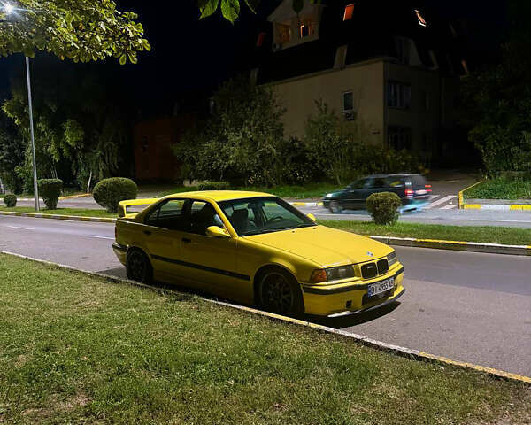 Жовтий БМВ 3 Серія, об'ємом двигуна 2.5 л та пробігом 300 тис. км за 8500 $, фото 1 на Automoto.ua