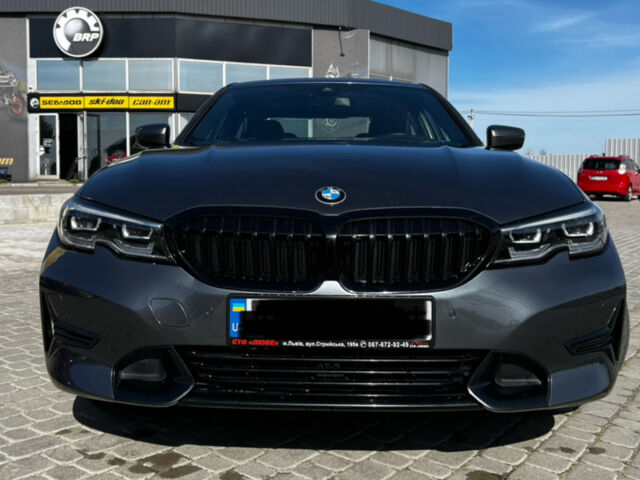 Серый БМВ 3 Серия, объемом двигателя 2 л и пробегом 50 тыс. км за 32300 $, фото 1 на Automoto.ua