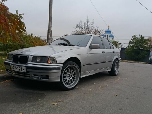 Серый БМВ 3 Серия, объемом двигателя 1.8 л и пробегом 300 тыс. км за 2200 $, фото 1 на Automoto.ua