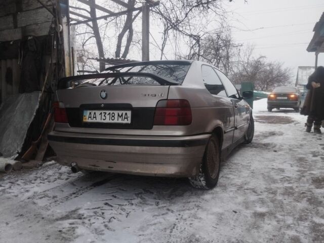 Серый БМВ 3 Серия, объемом двигателя 1.8 л и пробегом 320 тыс. км за 346 $, фото 1 на Automoto.ua