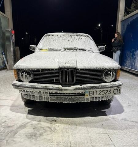 Серый БМВ 3 Серия, объемом двигателя 1.8 л и пробегом 300 тыс. км за 2000 $, фото 1 на Automoto.ua