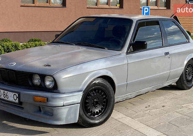 Серый БМВ 3 Серия, объемом двигателя 1.8 л и пробегом 777 тыс. км за 1600 $, фото 1 на Automoto.ua