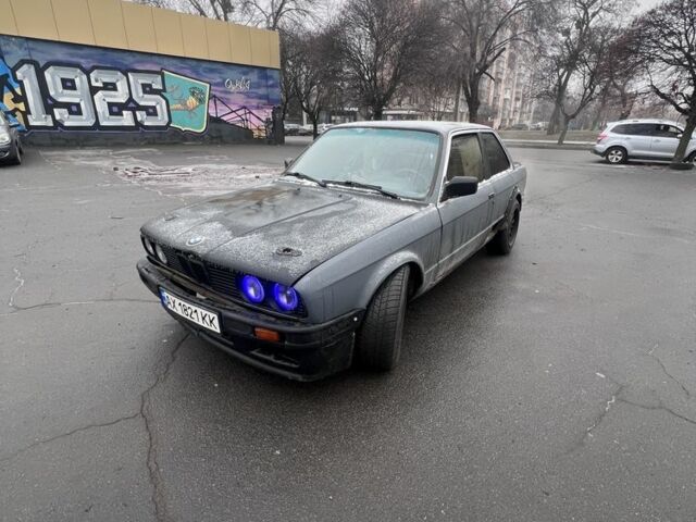 Серый БМВ 3 Серия, объемом двигателя 1.8 л и пробегом 400 тыс. км за 1500 $, фото 1 на Automoto.ua