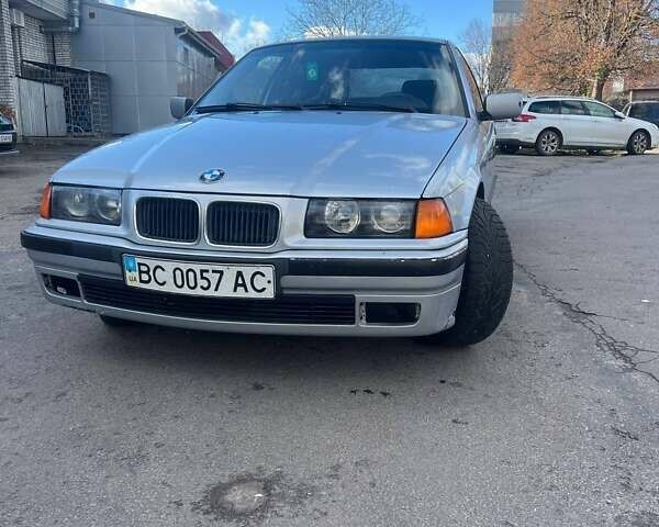 Сірий БМВ 3 Серія, об'ємом двигуна 1.6 л та пробігом 316 тис. км за 2600 $, фото 1 на Automoto.ua