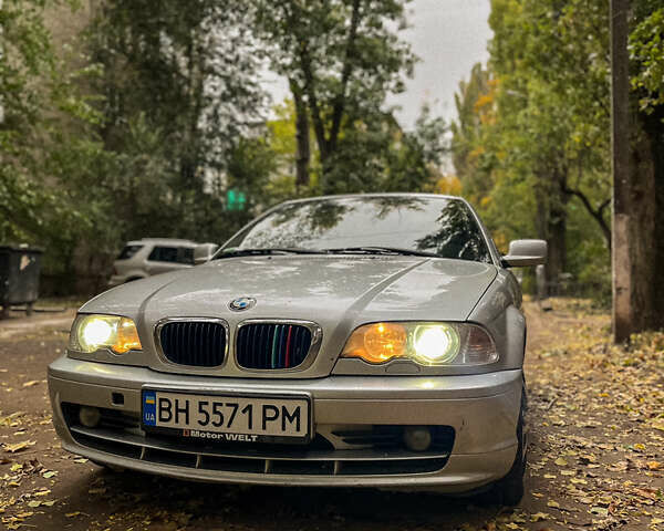 Серый БМВ 3 Серия, объемом двигателя 2 л и пробегом 233 тыс. км за 4500 $, фото 1 на Automoto.ua