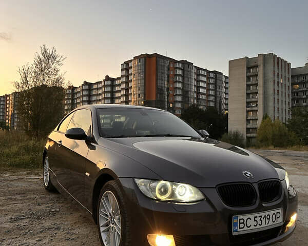 Серый БМВ 3 Серия, объемом двигателя 2 л и пробегом 243 тыс. км за 9300 $, фото 1 на Automoto.ua