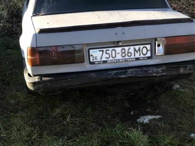 Сірий БМВ 3 Серія, об'ємом двигуна 1.8 л та пробігом 300 тис. км за 200 $, фото 1 на Automoto.ua