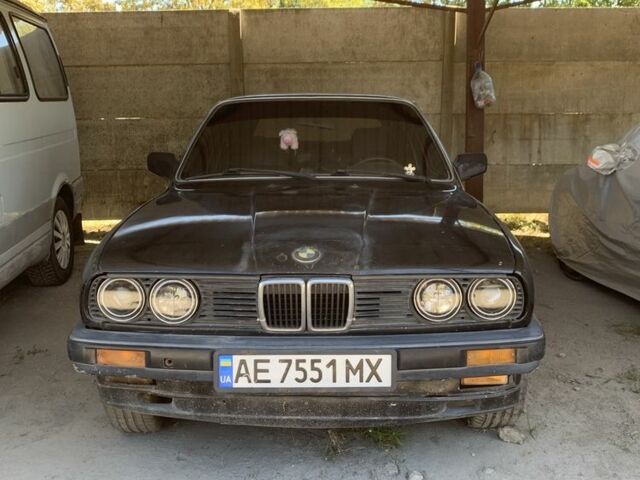 Серый БМВ 3 Серия, объемом двигателя 1.8 л и пробегом 500 тыс. км за 809 $, фото 1 на Automoto.ua