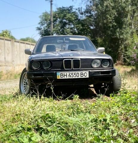 Серый БМВ 3 Серия, объемом двигателя 1.8 л и пробегом 999 тыс. км за 850 $, фото 1 на Automoto.ua