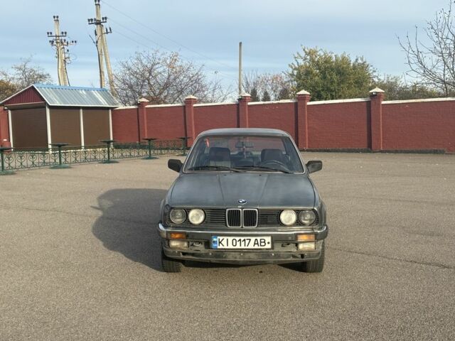 Серый БМВ 3 Серия, объемом двигателя 2.4 л и пробегом 500 тыс. км за 850 $, фото 1 на Automoto.ua