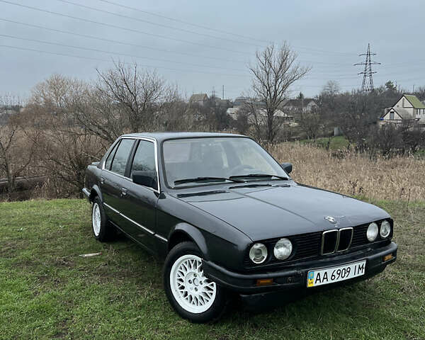 Серый БМВ 3 Серия, объемом двигателя 1.8 л и пробегом 310 тыс. км за 1400 $, фото 1 на Automoto.ua