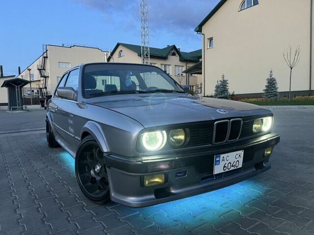 Сірий БМВ 3 Серія, об'ємом двигуна 1.8 л та пробігом 300 тис. км за 6480 $, фото 1 на Automoto.ua