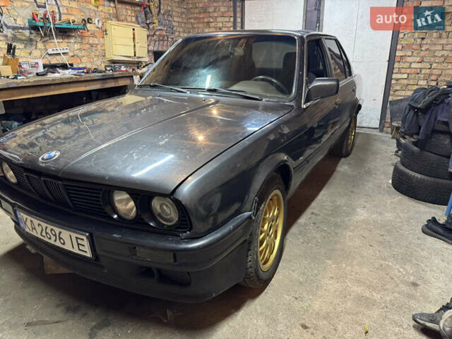 Серый БМВ 3 Серия, объемом двигателя 1.8 л и пробегом 333 тыс. км за 1200 $, фото 1 на Automoto.ua