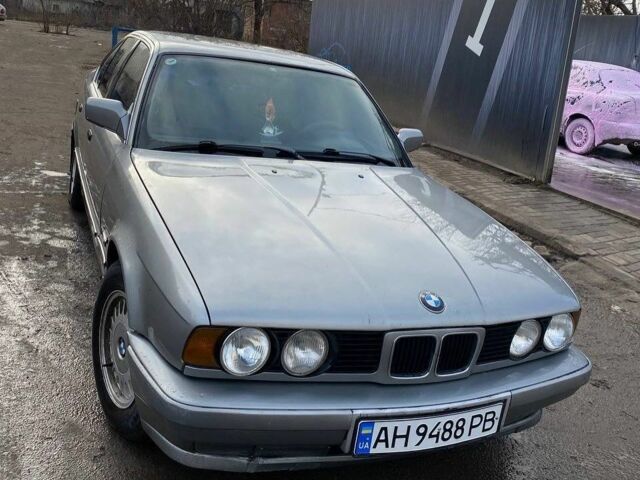 Серый БМВ 3 Серия, объемом двигателя 2.4 л и пробегом 300 тыс. км за 2257 $, фото 1 на Automoto.ua