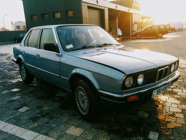 Серый БМВ 3 Серия, объемом двигателя 1.8 л и пробегом 300 тыс. км за 850 $, фото 1 на Automoto.ua