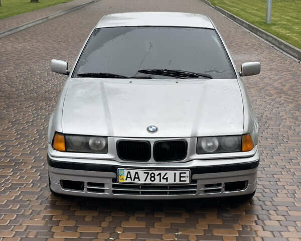 Сірий БМВ 3 Серія, об'ємом двигуна 1.8 л та пробігом 370 тис. км за 1700 $, фото 1 на Automoto.ua