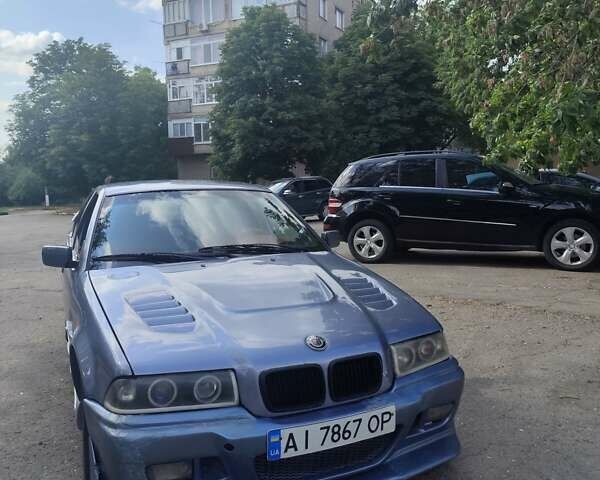 Серый БМВ 3 Серия, объемом двигателя 1.6 л и пробегом 360 тыс. км за 2600 $, фото 1 на Automoto.ua
