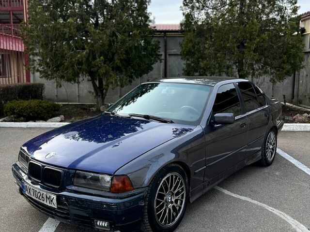 Сірий БМВ 3 Серія, об'ємом двигуна 1.8 л та пробігом 266 тис. км за 2100 $, фото 1 на Automoto.ua