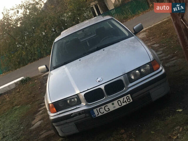 Сірий БМВ 3 Серія, об'ємом двигуна 2 л та пробігом 400 тис. км за 2200 $, фото 1 на Automoto.ua